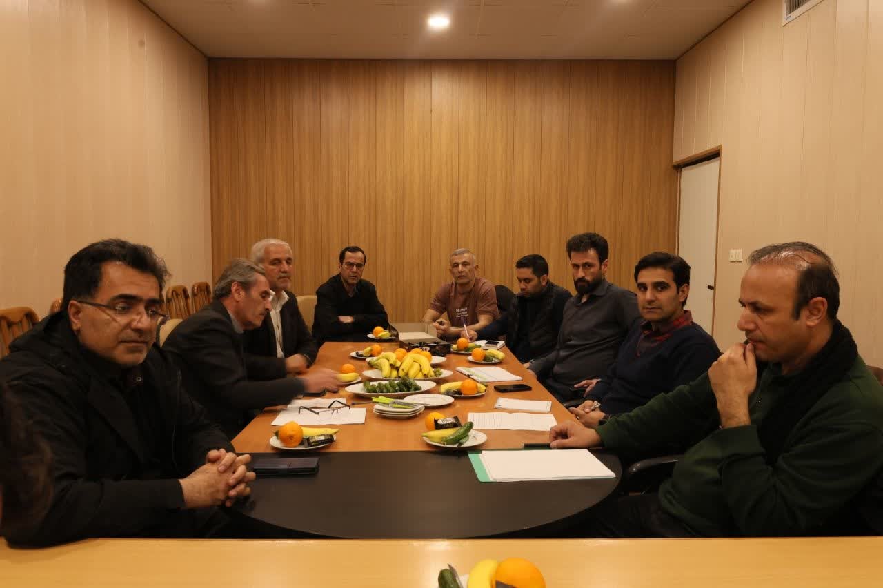 نشست مدیرعامل شهرک های صنعتی همدان با شرکت خدماتی شهرک